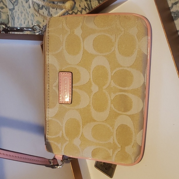 Brown Coach Tortoise Frames & Coach Wristlet & Cleaning Cloth - Picture 6 of 10